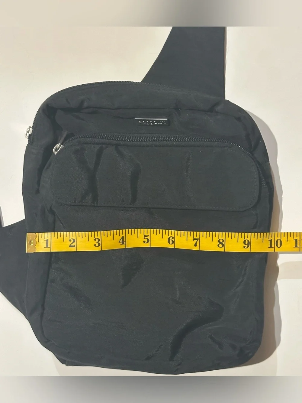Baggallini Black Men's Crossbody Sling Bag